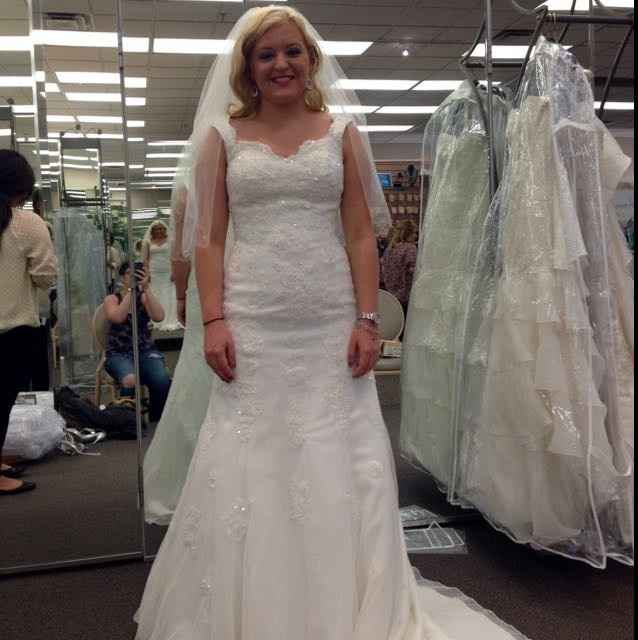 I found my gown... Now accessories.