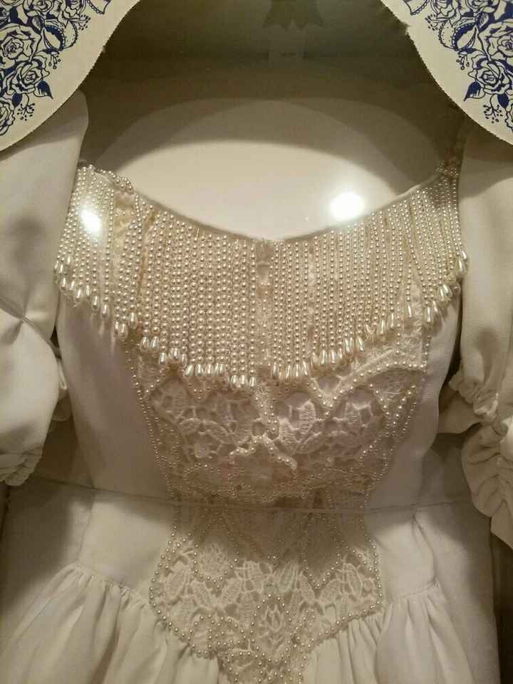 Queen Anne neckline and sleeves