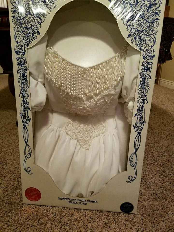 Queen Anne neckline and sleeves