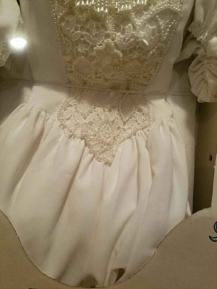 Queen Anne neckline and sleeves