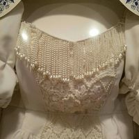 Queen Anne neckline and sleeves
