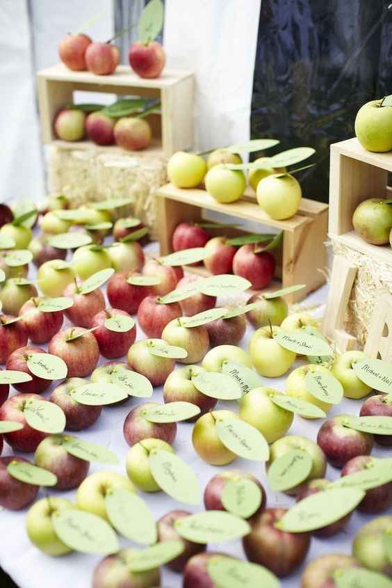 Apple escort cards