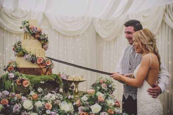 Sword cake cutting