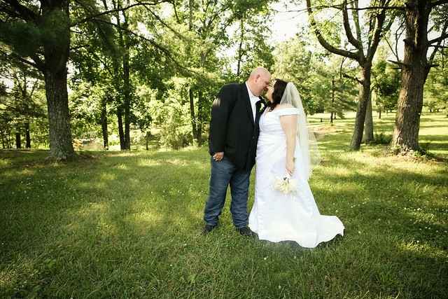 Married ladies; Share your FAVORITE wedding photo!