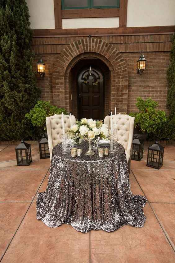 Sweetheart table