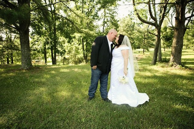 Married ladies; Share your FAVORITE wedding photo!