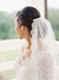 Messy bun with veil 6