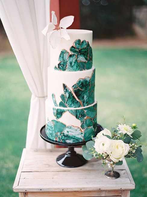 green wedding cake