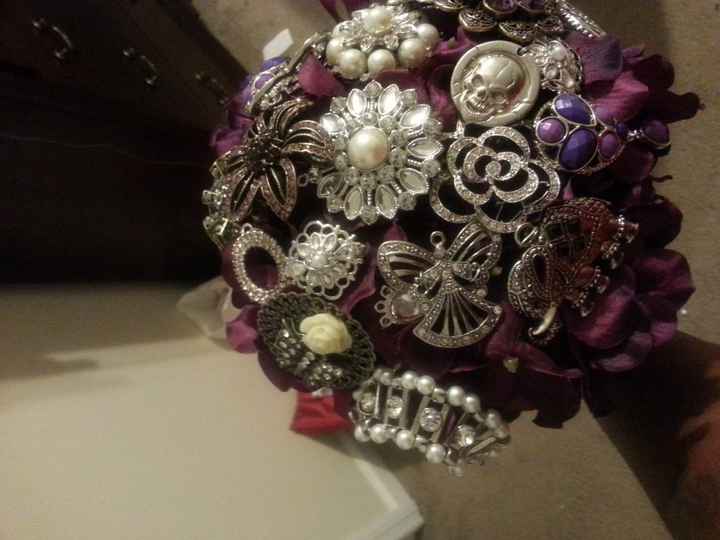 DIY brooch bouquet