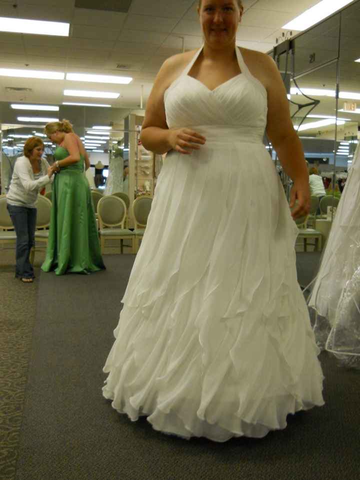 Plus sized brides - show off your dress!