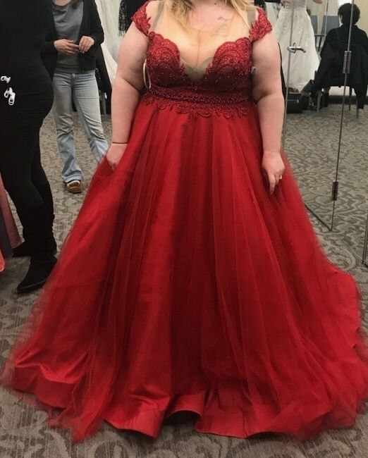 Plus size bride no idea what will look good - 2