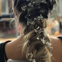 hair style with accecories