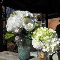 Centerpieces and bouquet out of silk flowers?