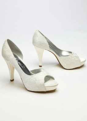 Lace or not to lace?