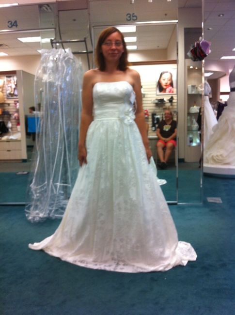 Show us your wedding dress!!!!!!