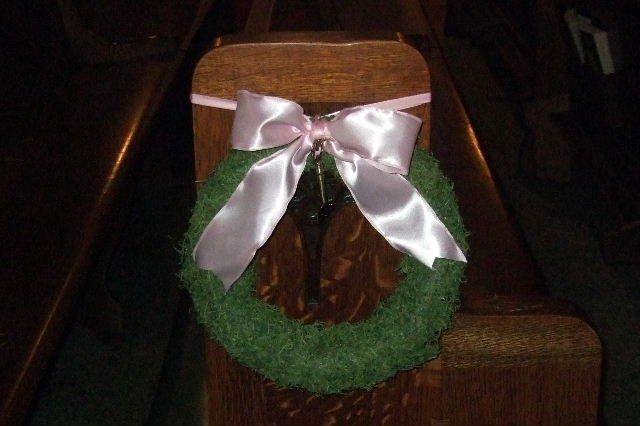 Pew Wreaths - Pics Of Them On the Pews On Page 2- Help!