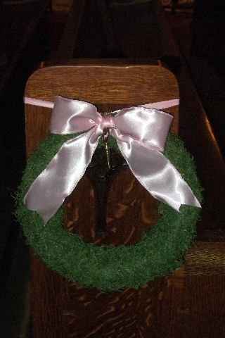 Pew Wreaths - Pics Of Them On the Pews On Page 2- Help!