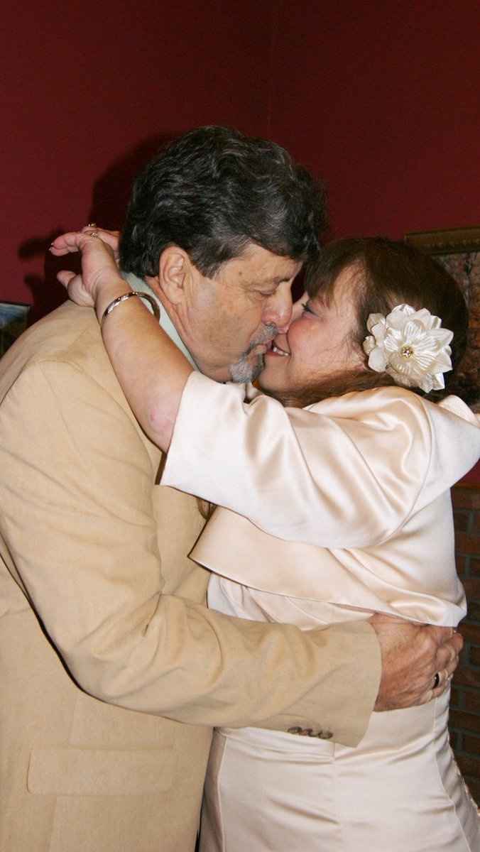 Lets see a kiss!