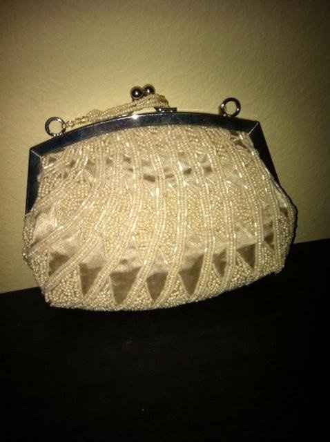 Do carry a purse or not?