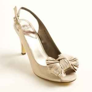 gold shoe help