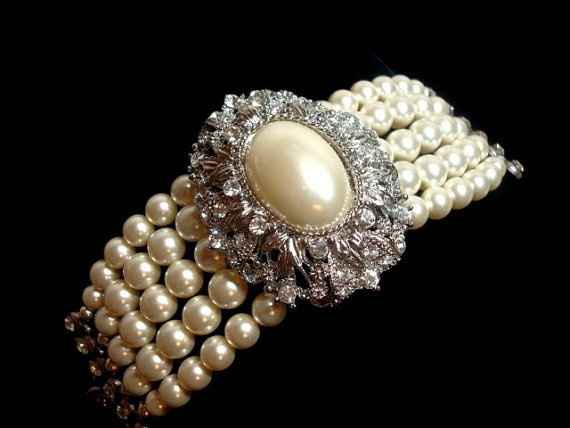 Oooooh, SHINY! Let's see your wedding bling!