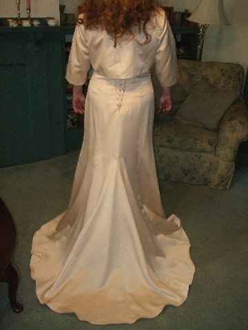 Weird OBSESSION: I love seeing brides in their ACTUAL dresses :)