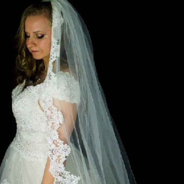 Hairstyle for Cathedral veil
