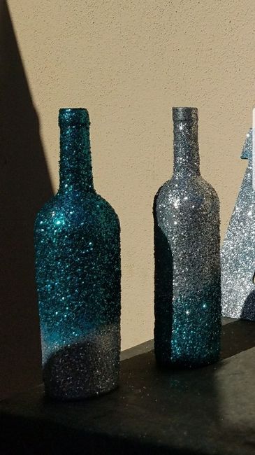 LET'S SEE YOUR BAR DECORATIONS!