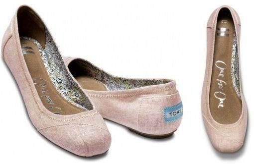 Shoes!!! How high? Brand? Color?
