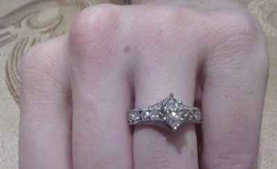 Alright ladies! Let's see those gorgeous rings...