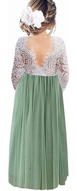 What’s your flower girl wearing ? - 1