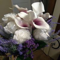 October brides - what kind of flowers are you using? - 1