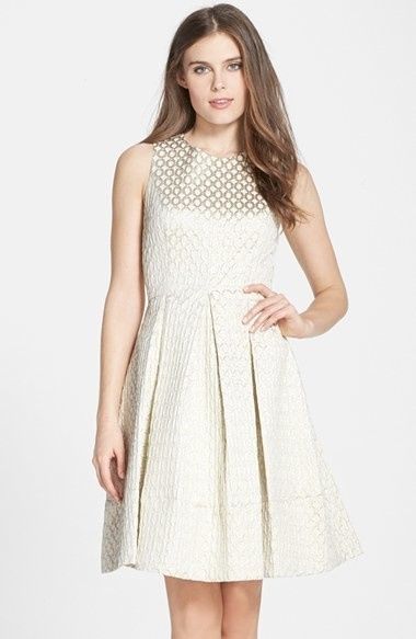 What is everyone wearing to their bridal showers?!?