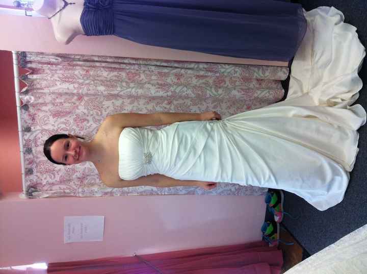 Newbie with short engagment and Dress sharing!