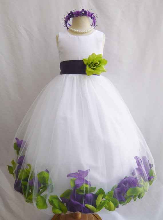 Lets see those dresses...FLOWER GIRL DRESS that is!