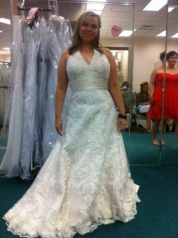 How easy is it to let a dress out ? - 1