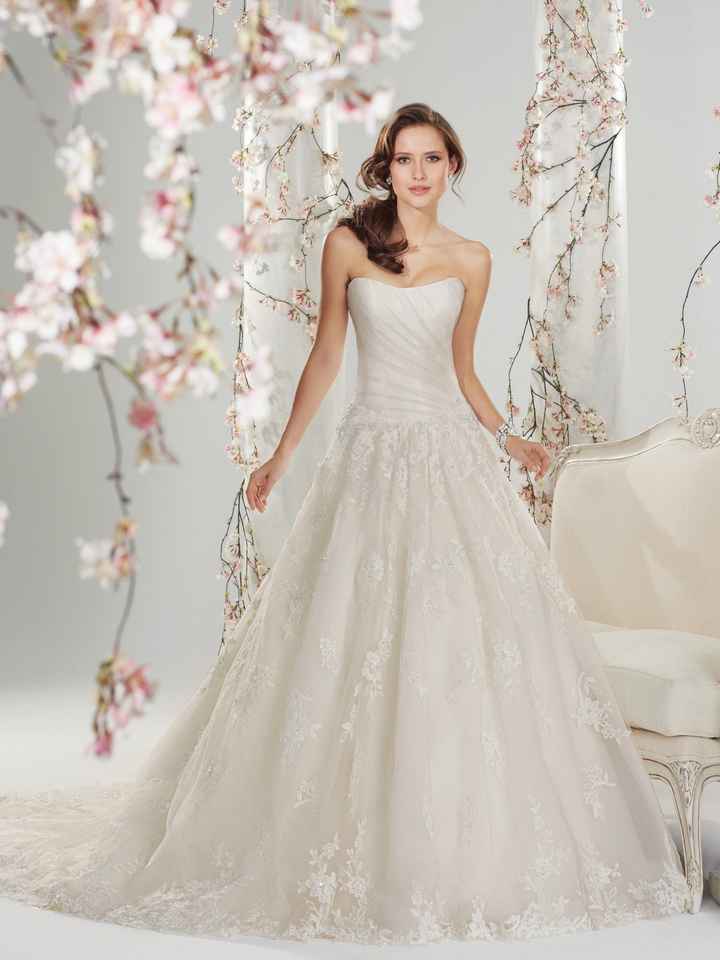 Help me choose my wedding dress!!