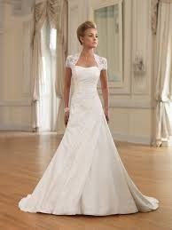 Help me choose my wedding dress!!