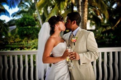 I'm back (finally) and married! *Pics!*