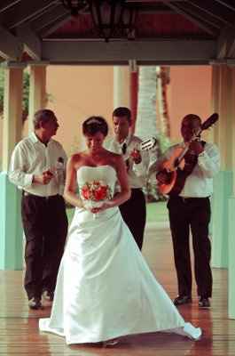 I'm back (finally) and married! *Pics!*