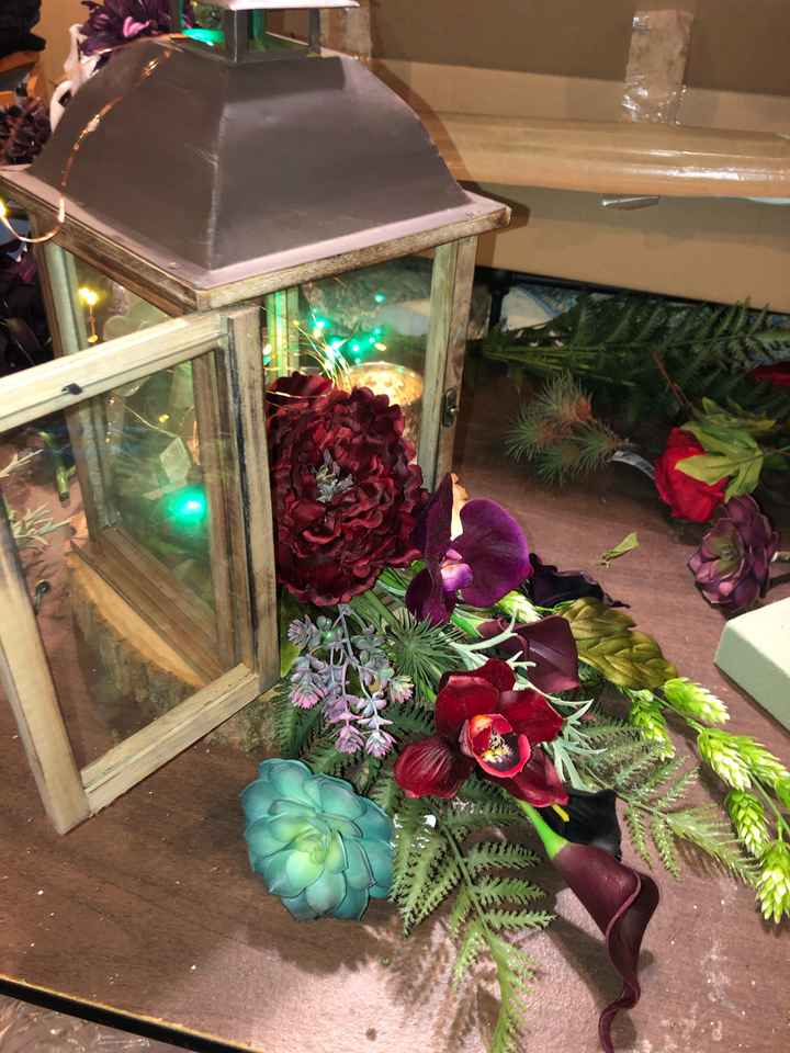 Centerpiece mock-up Lanterns/floral Plum and burgundy - 2