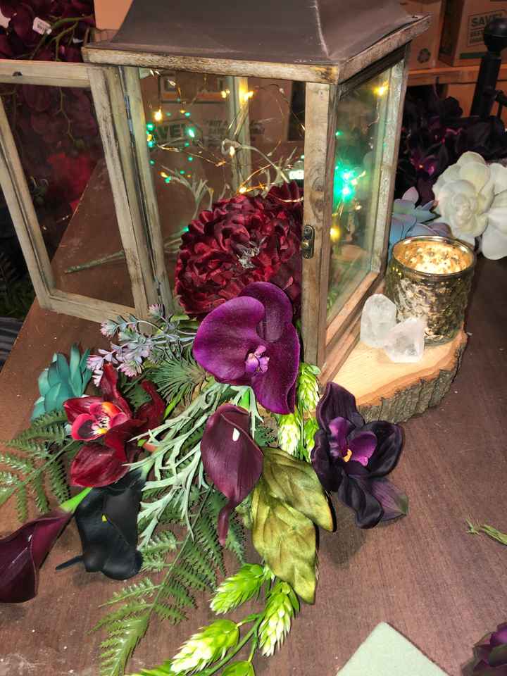 Centerpiece mock-up Lanterns/floral Plum and burgundy - 3