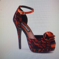 For those wearing IVORY dresses...