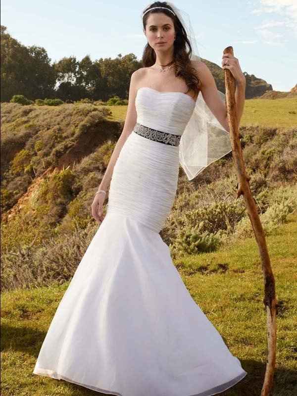 I really want to find this dress :(