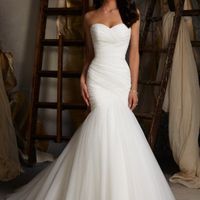 I really want to find this dress :(