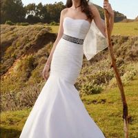 I really want to find this dress :(