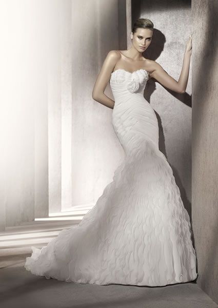 Veil Help !! Bird cage or Long ????????? Pic of dress in thread !