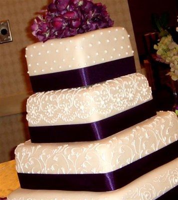 it's my fav part of the wedding... Show me your Cake Inspiration!
