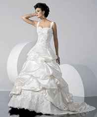 I Think I'm A MAGGIE BRIDE!! :) *PICS* PLEASE SHARE!