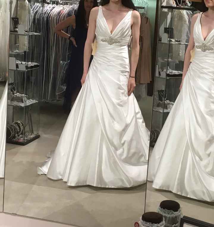 Second guessing my dress 😭 3